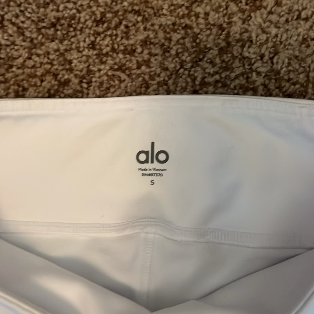 alo white “The Epic” legging, white mesh size S - Picture 4 of 7